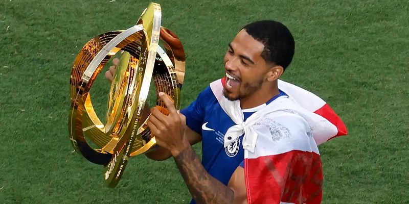 Levi Colwill – Trung Vệ Trẻ Tài Năng Của Bóng Đá Anh 7 Colwill cùng Chelsea lên ngôi vô địch FIFA Club World Cup 2025