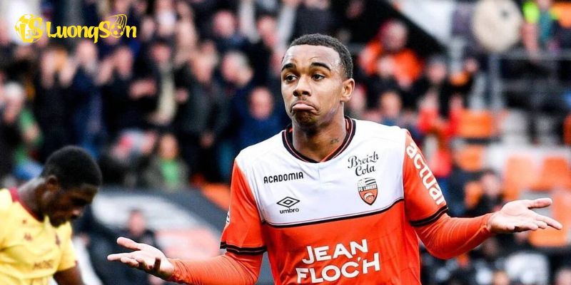 Eli Junior Kroupi: Hiện Tượng 19 Tuổi Làm Rung Chuyển Premier League 8 Thương vụ chuyển nhượng Eli Junior Kroupi khá thông minh của Bournemouth